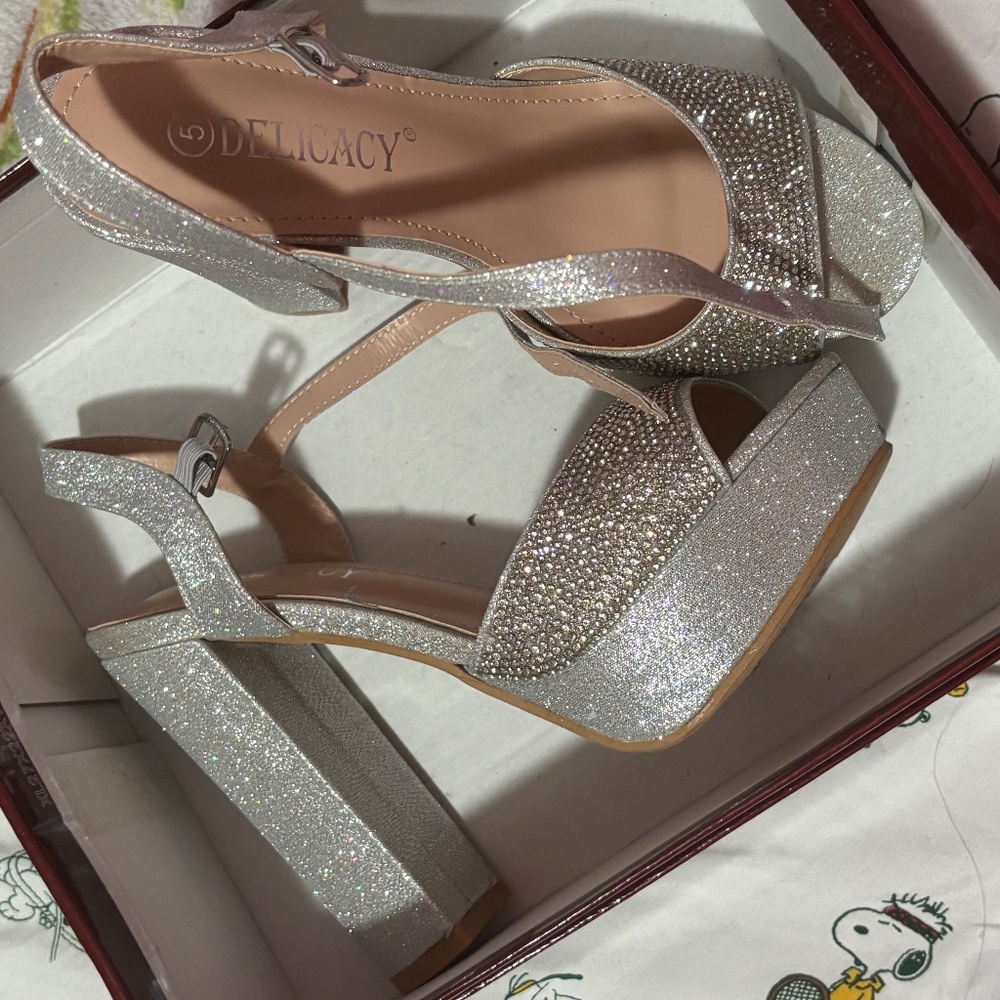 Silver Heels - image 3